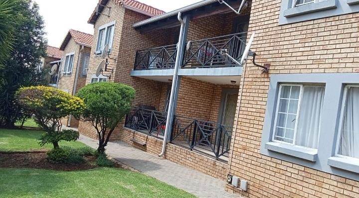 3 Bed Townhouse in Meyersdal photo number 1