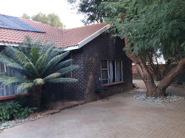 3 Bed House in Delmas