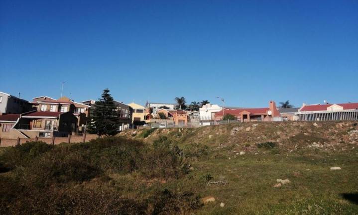 757 m² Land available in Fairview photo number 13