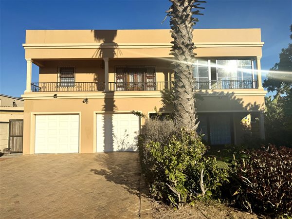 4 Bedroom House 4 Bedroom House