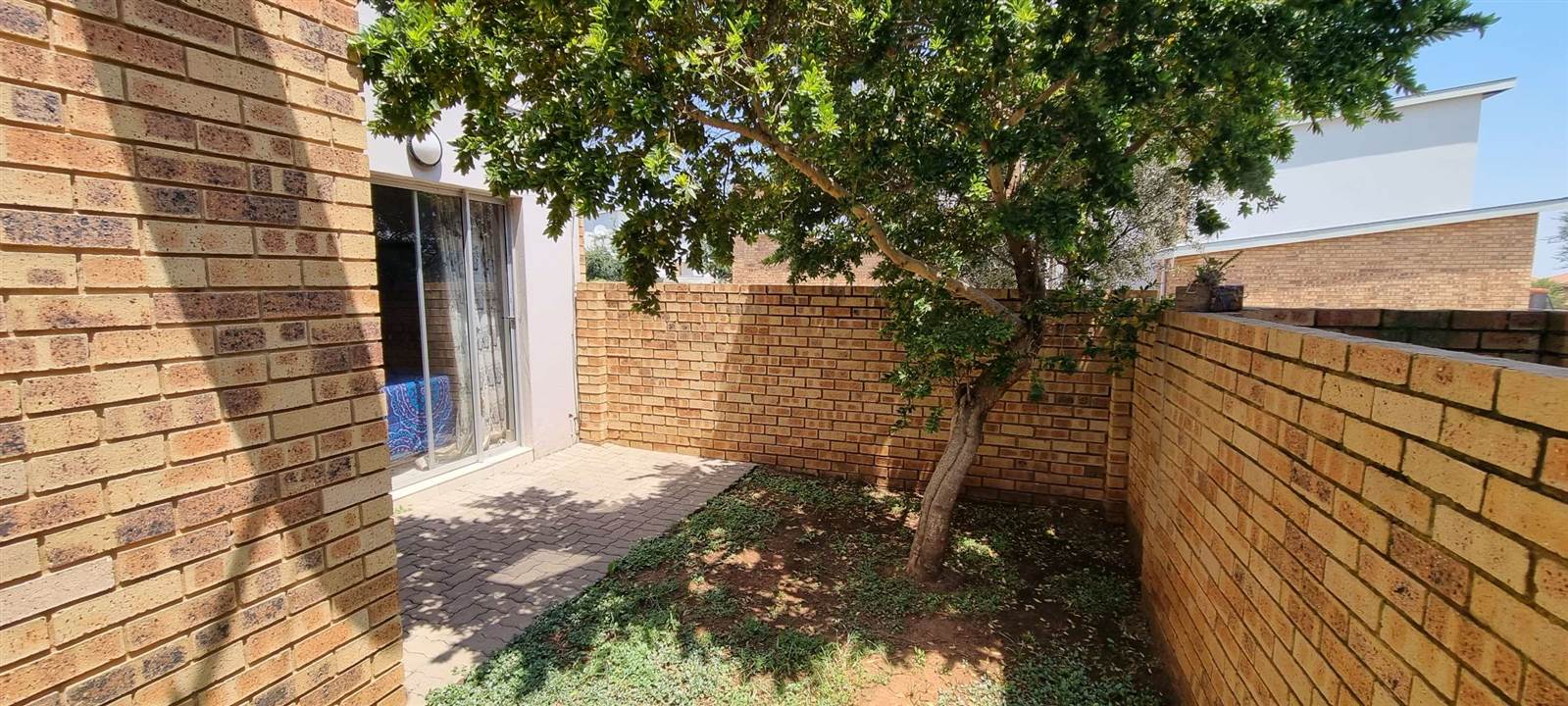 2 Bed Townhouse in Oukraal Estate photo number 16