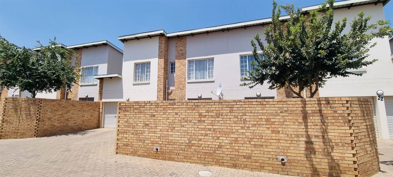 2 Bed Townhouse in Oukraal Estate photo number 4