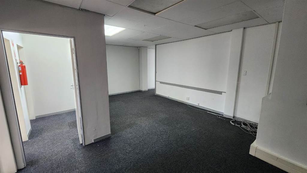 120  m² Commercial space in Waterkloof photo number 5