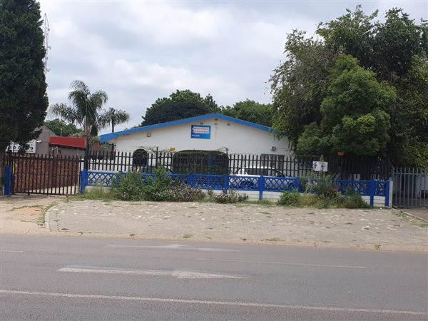 350  m² Commercial space in Rustenburg Central