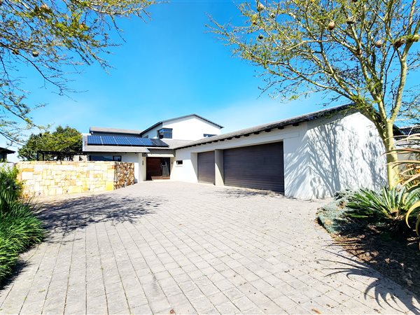 4 Bed House in Oubaai and surrounds