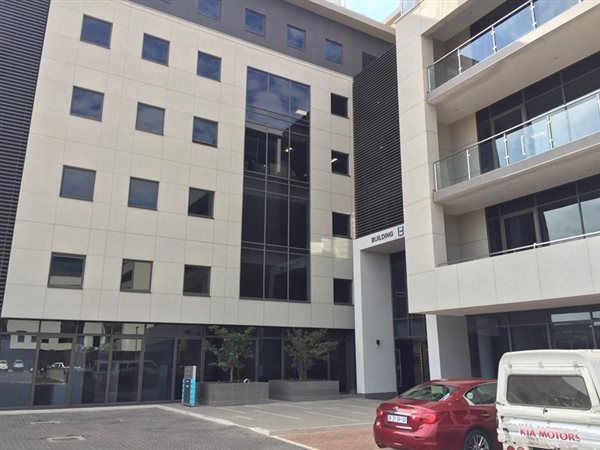 680  m² Office Space