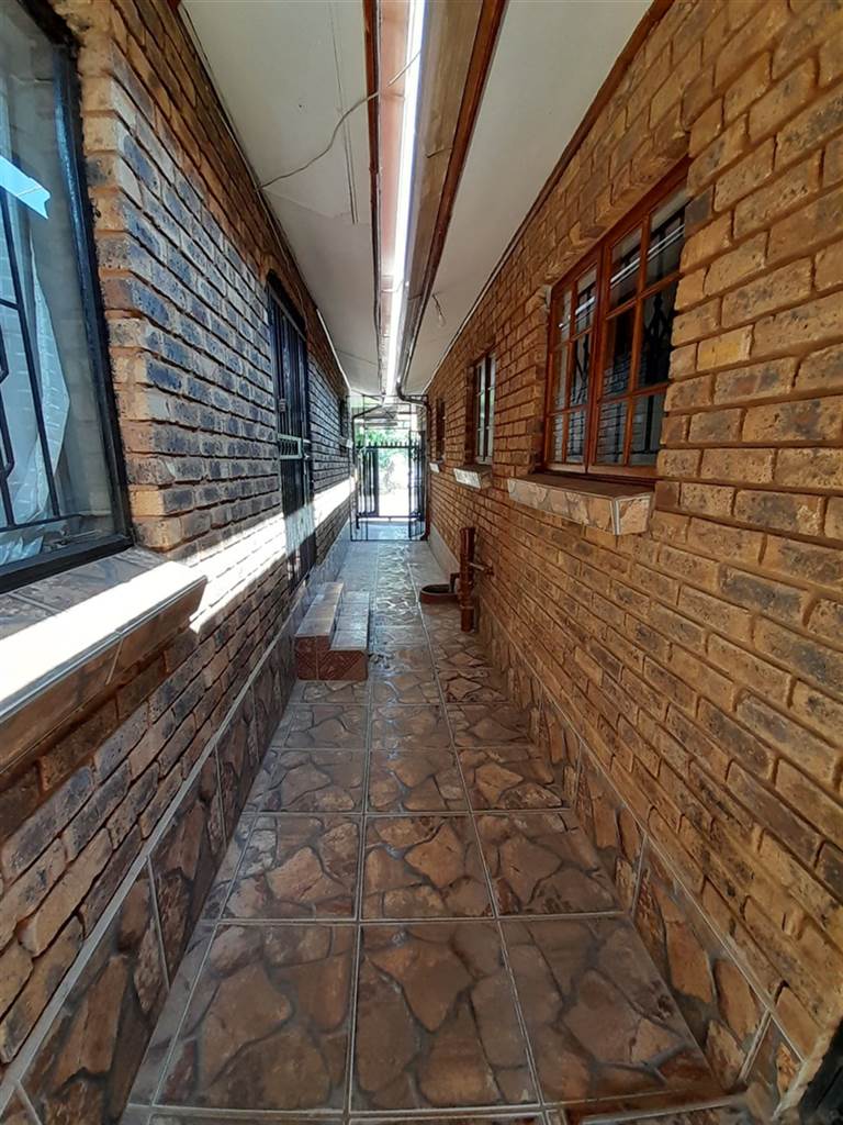 4 Bed House in Atteridgeville photo number 16