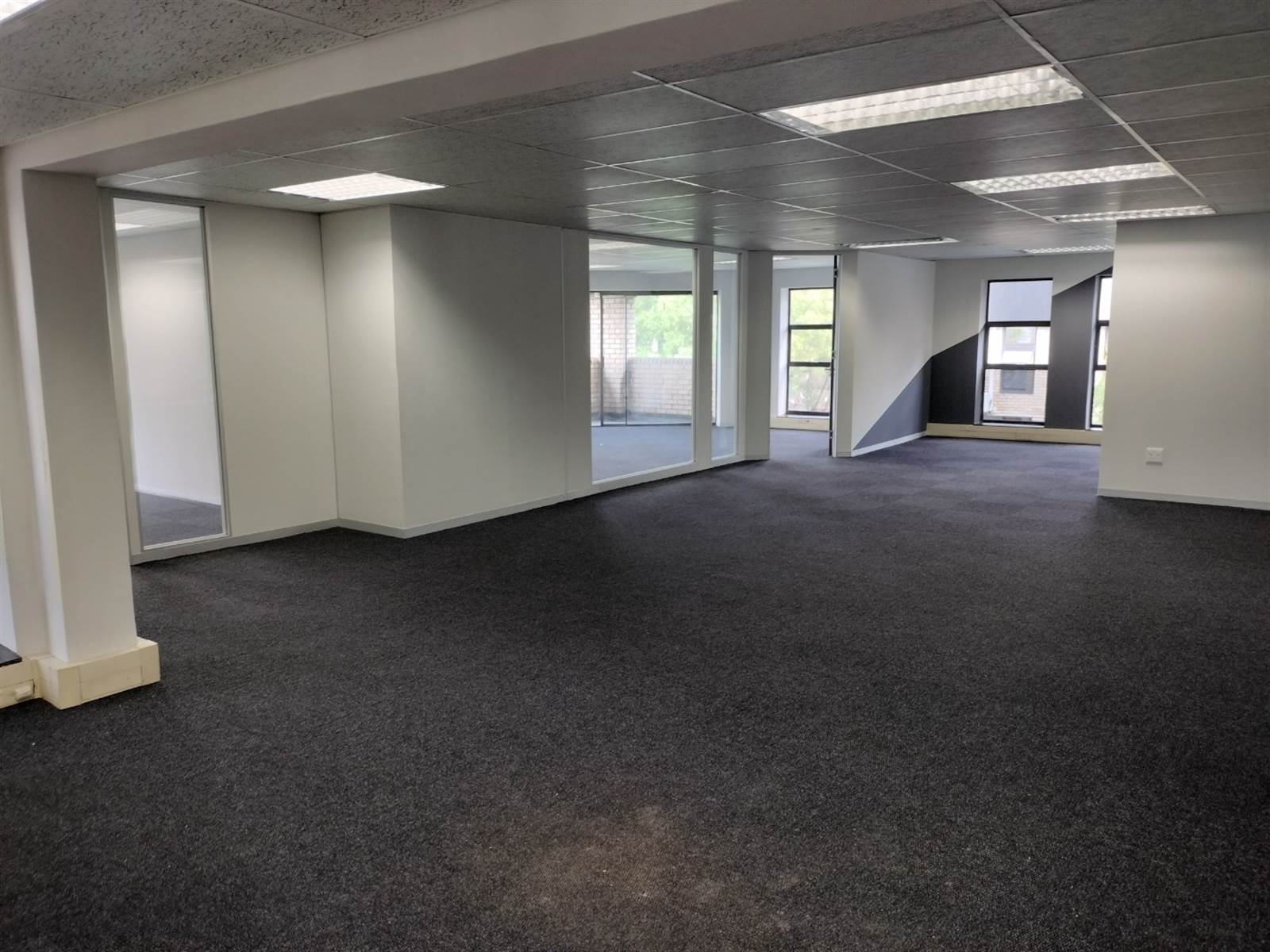 292  m² Commercial space in Sandown photo number 13