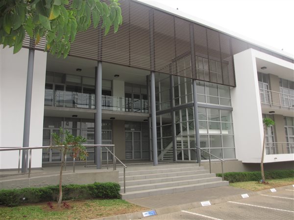 128  m² Commercial space in Fourways