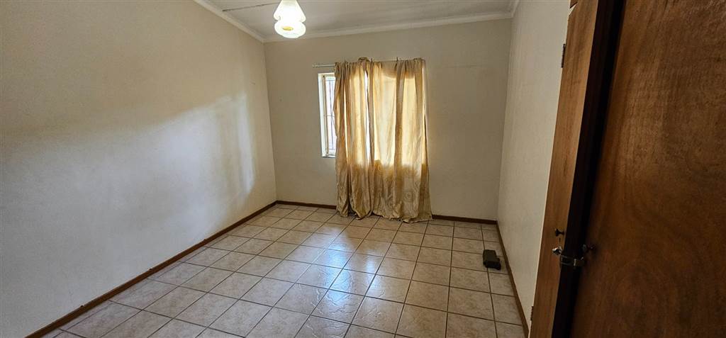 9 Bed House in Polokwane Central photo number 13