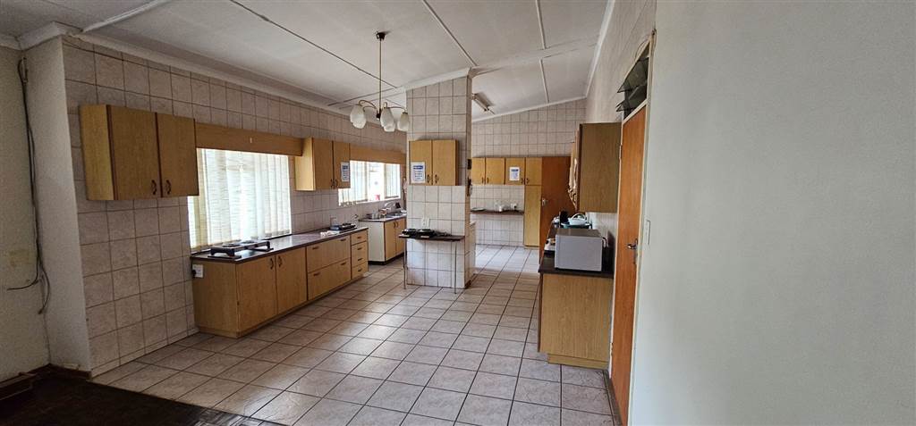 9 Bed House in Polokwane Central photo number 9