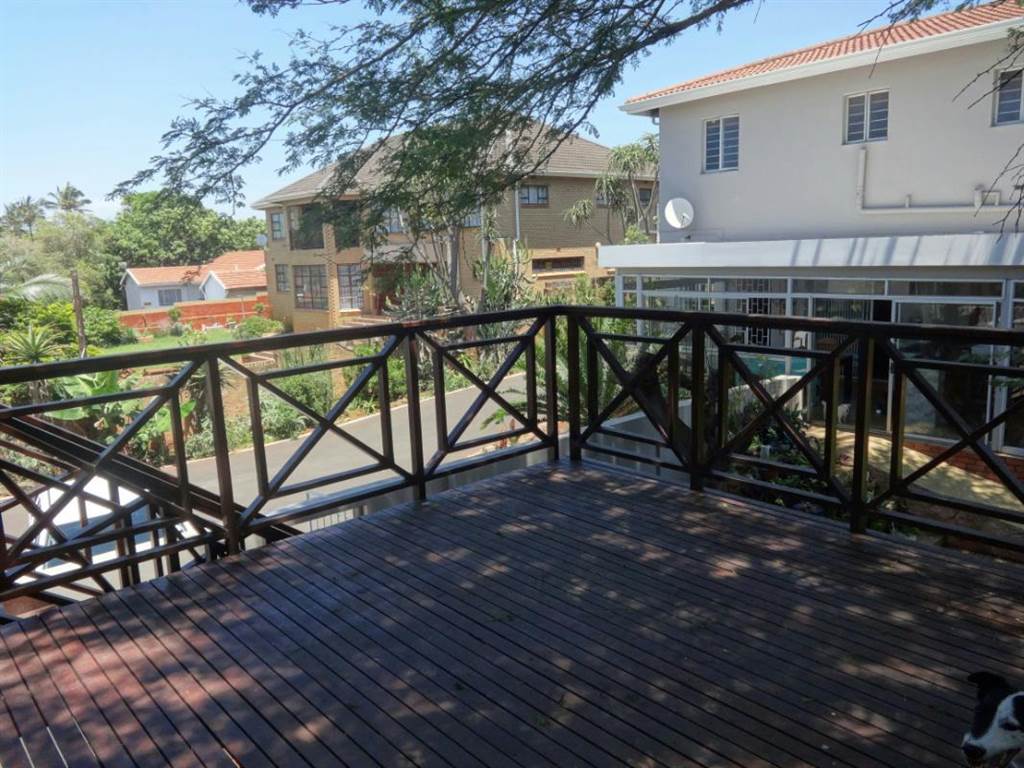 2 Bed House in Durban North photo number 2