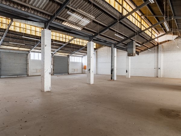 619  m² Industrial space