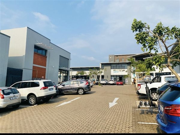 198  m² Commercial space