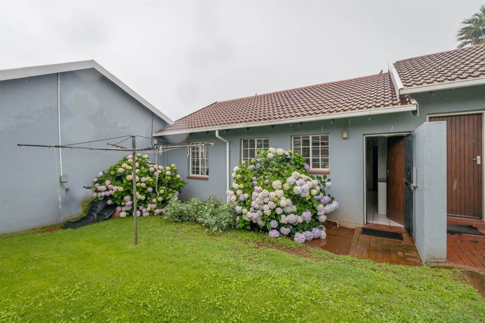 2 Bed Townhouse in Roodepoort West photo number 14