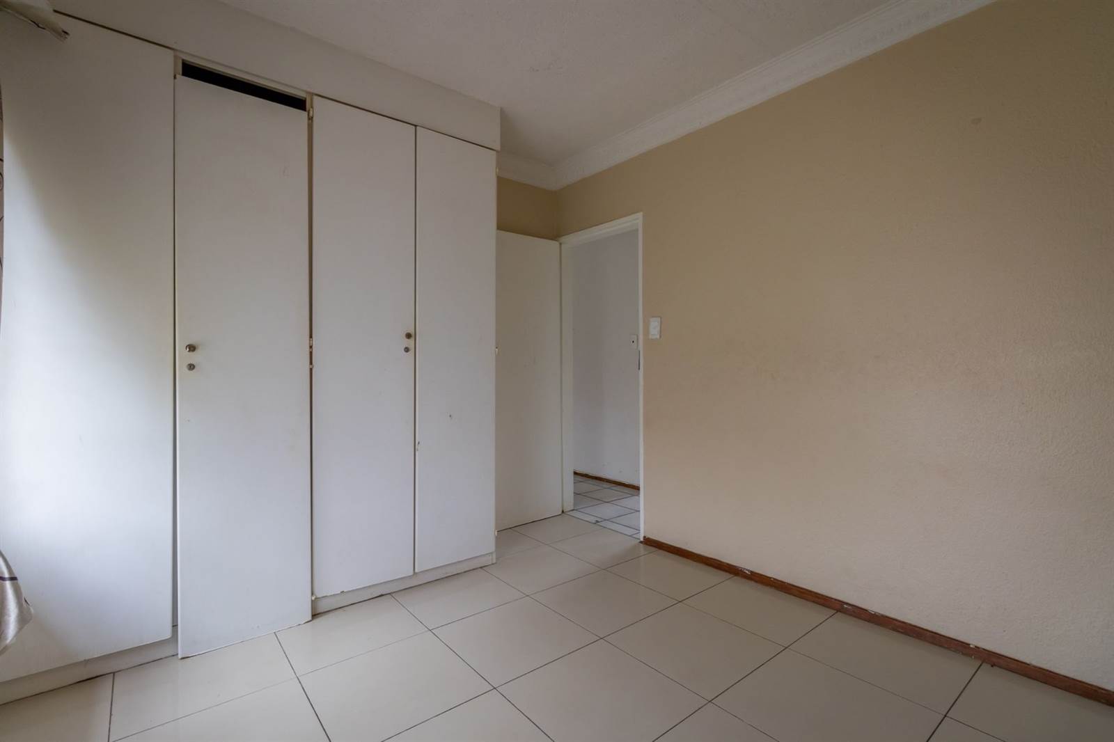 2 Bed Townhouse in Roodepoort West photo number 10