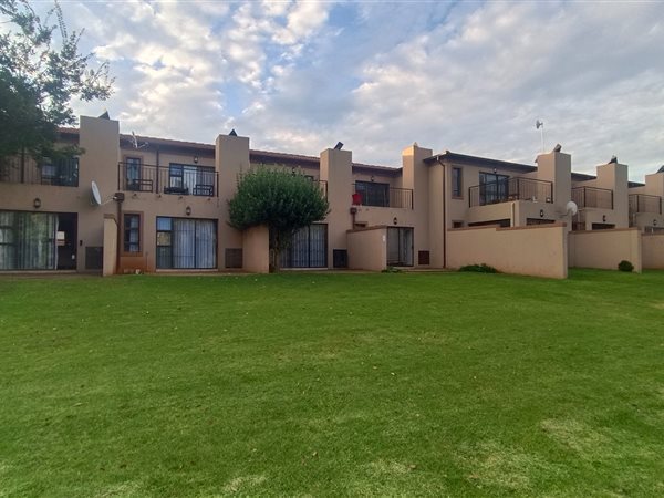 2 Bedroom Townhouse 2 Bedroom Townhouse