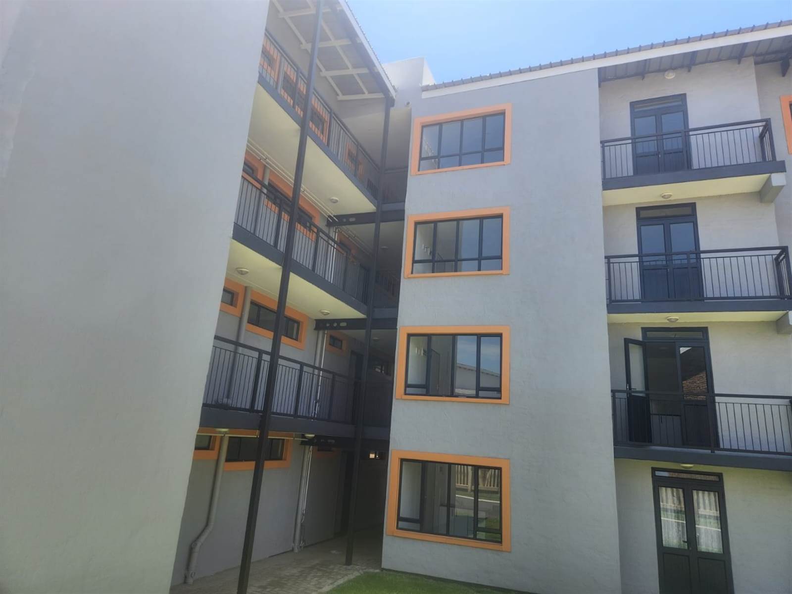 2 Bed Apartment in Protea Glen photo number 14