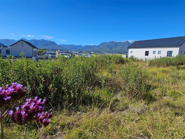 715 m² Land 715 m² Land
