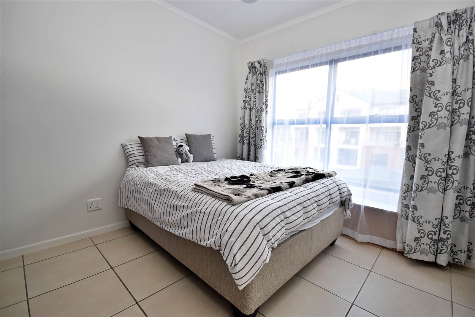 3 Bed Apartment in Olivedale photo number 14