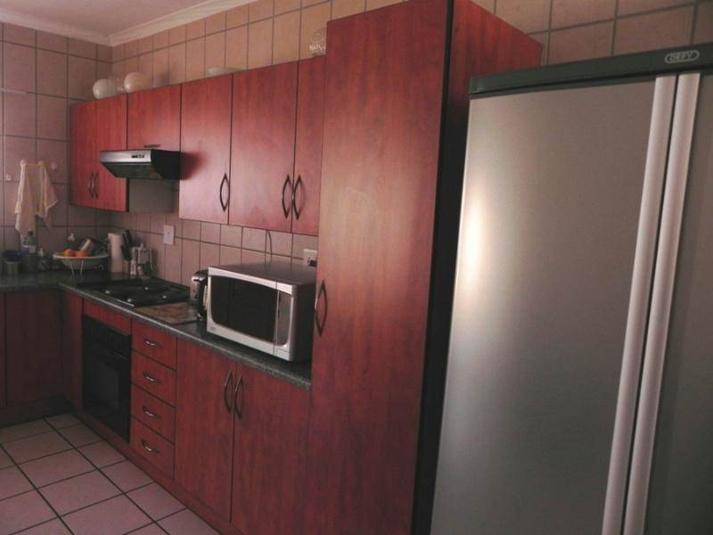 2 Bed Apartment in Lydenburg photo number 4