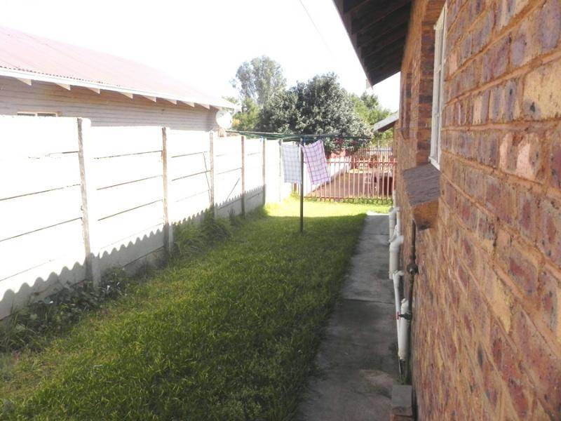2 Bed Apartment in Lydenburg photo number 6