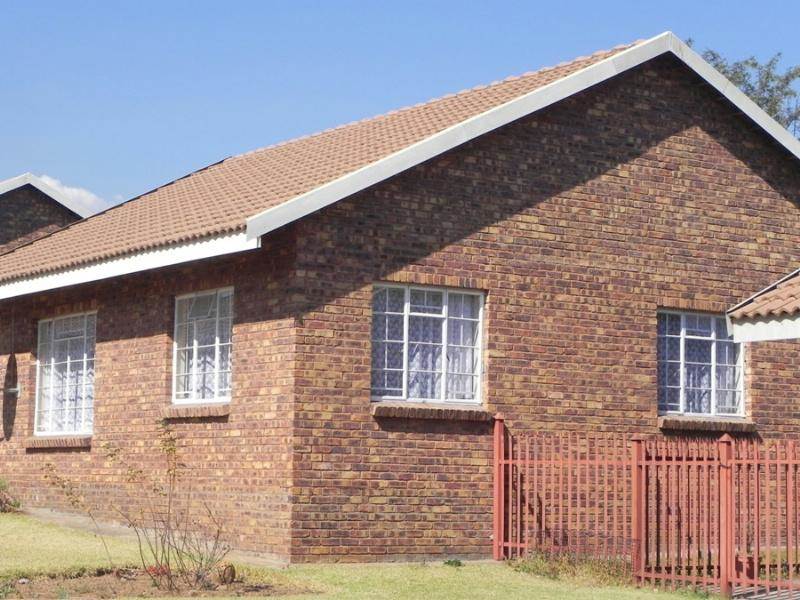 2 Bed Apartment in Lydenburg photo number 1