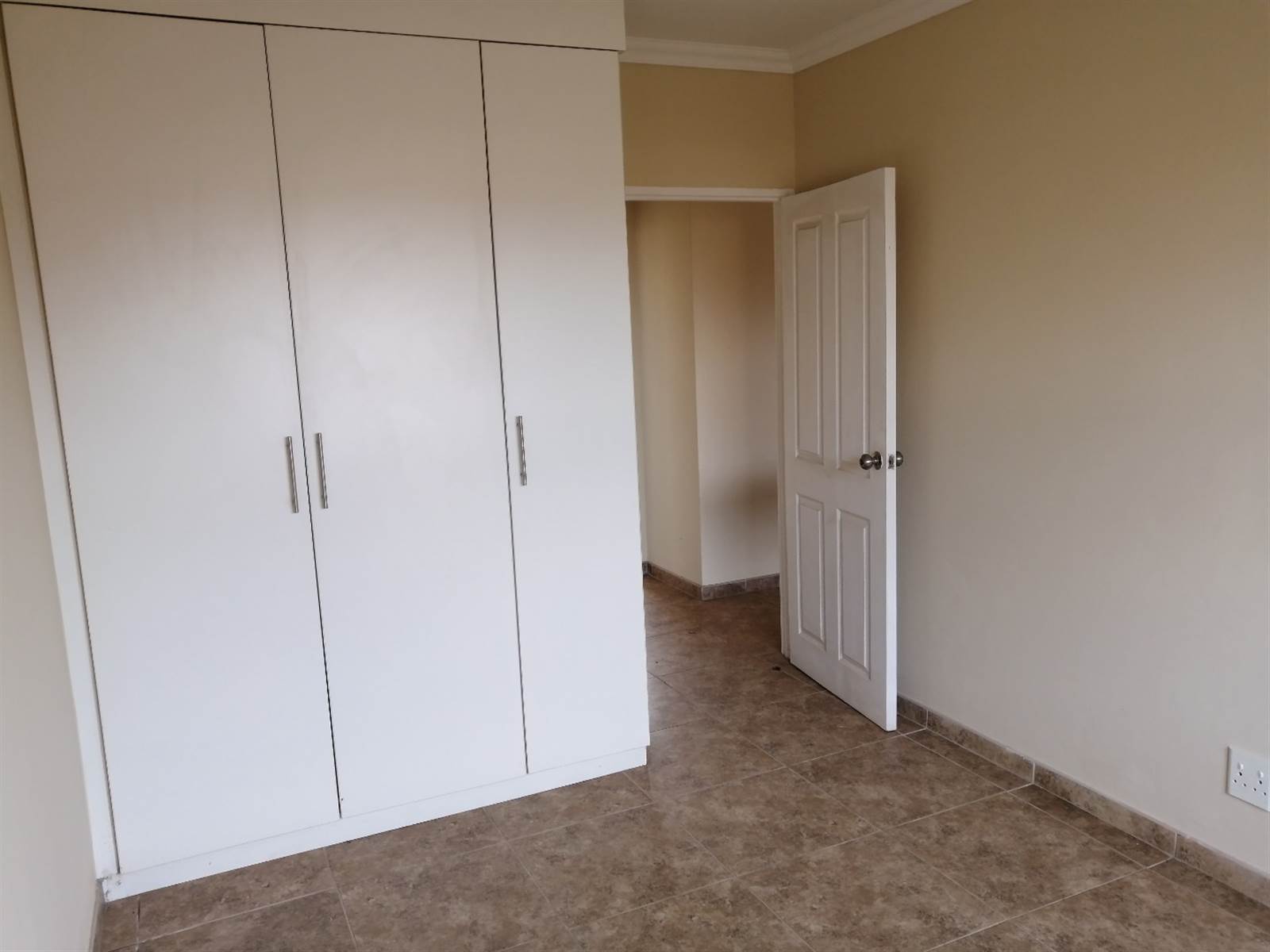 2 Bed Townhouse in Lenasia South photo number 22