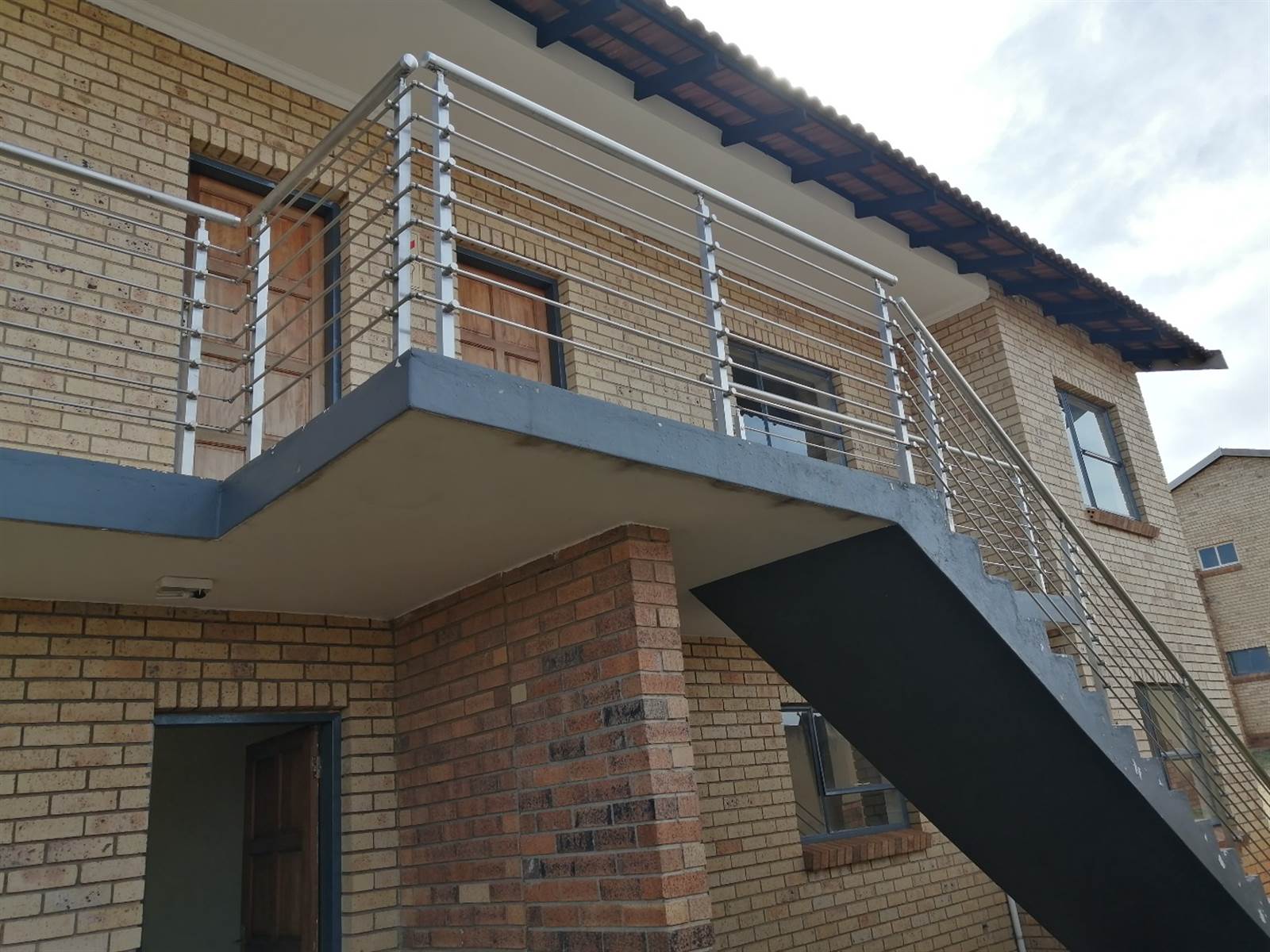 2 Bed Townhouse in Lenasia South photo number 9