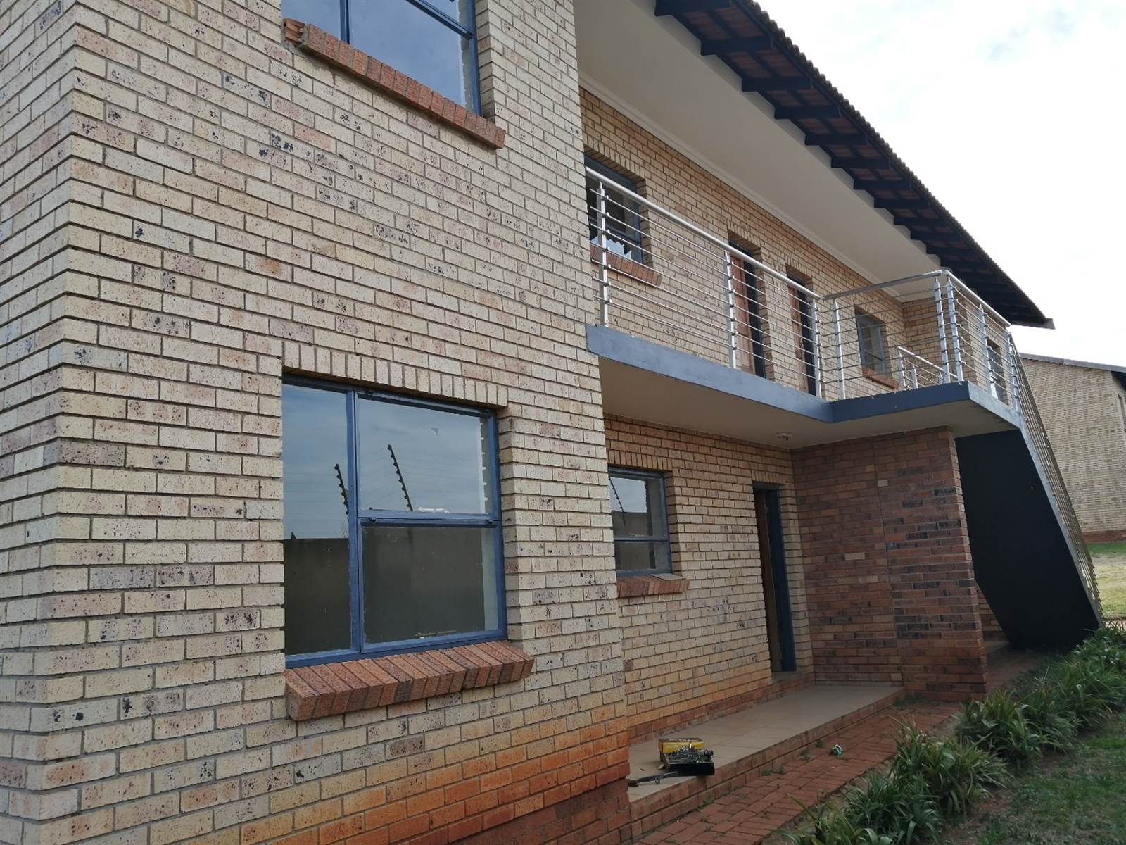 2 Bed Townhouse in Lenasia South photo number 11