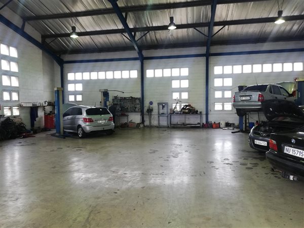 337  m² Industrial space in Pinetown Central