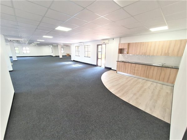 427  m² Office Space in Bryanston