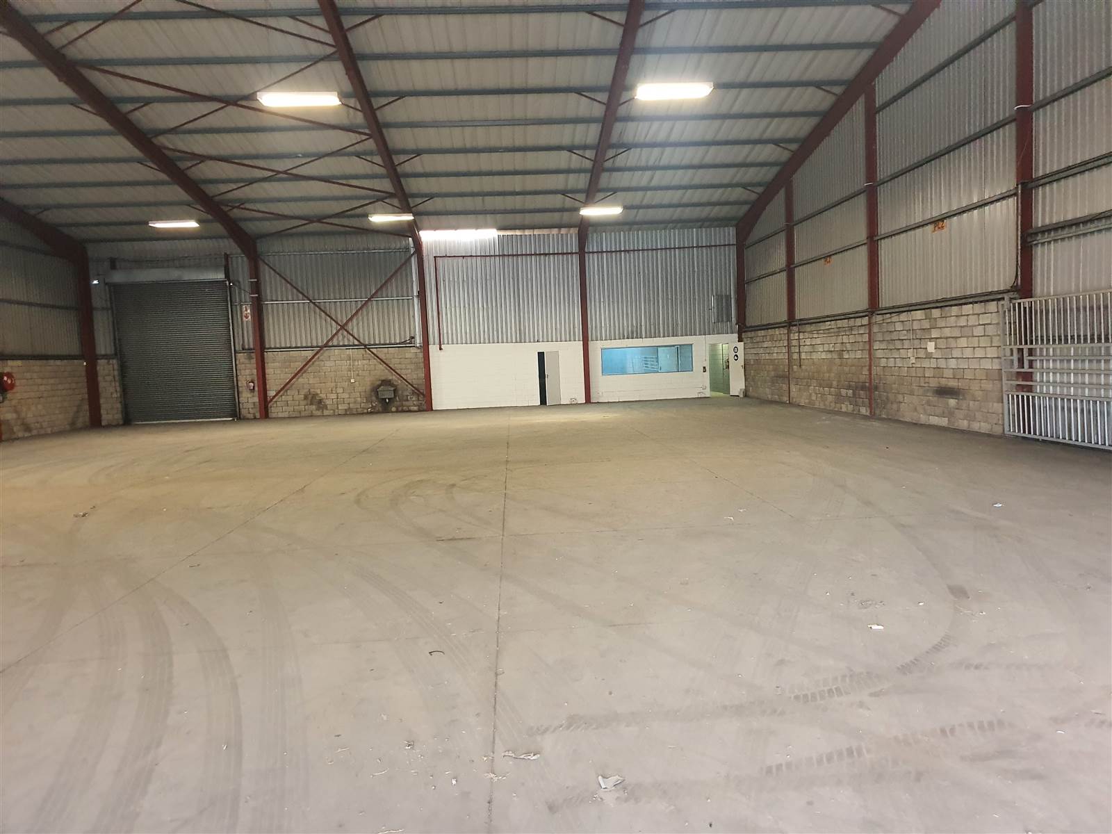 1193  m² Industrial space in Deal Party photo number 3