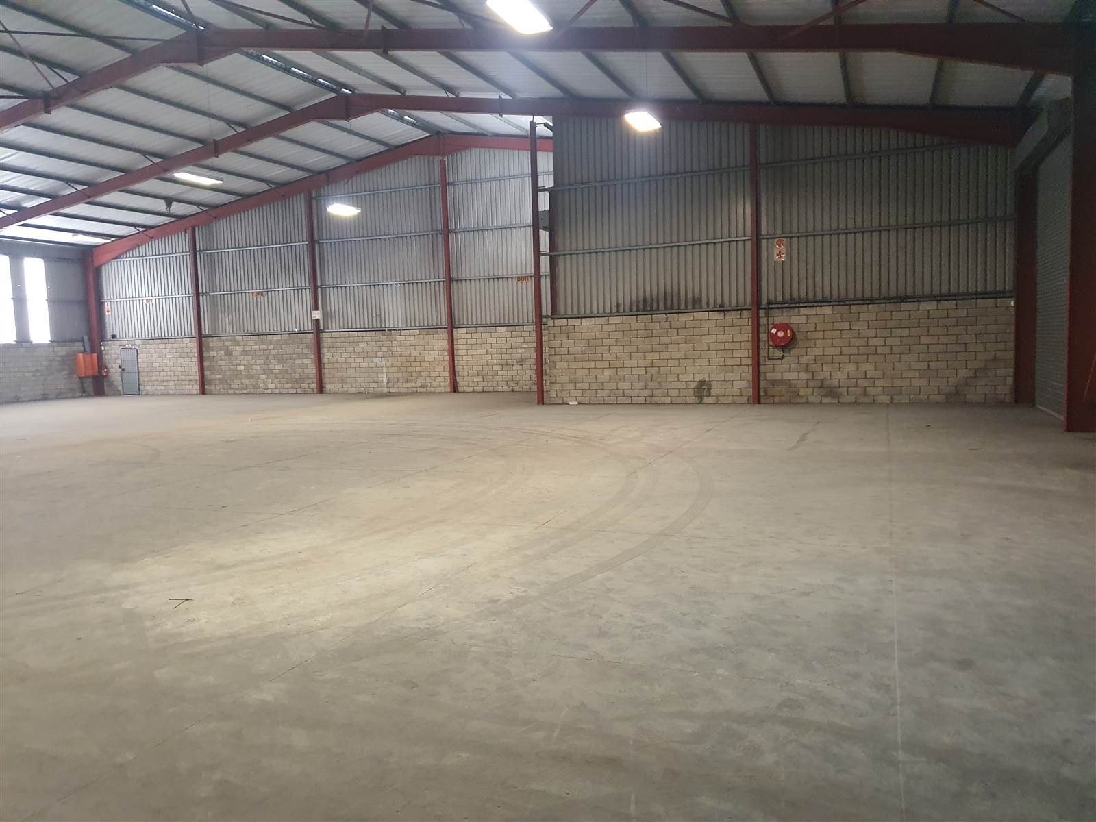 1193  m² Industrial space in Deal Party photo number 9