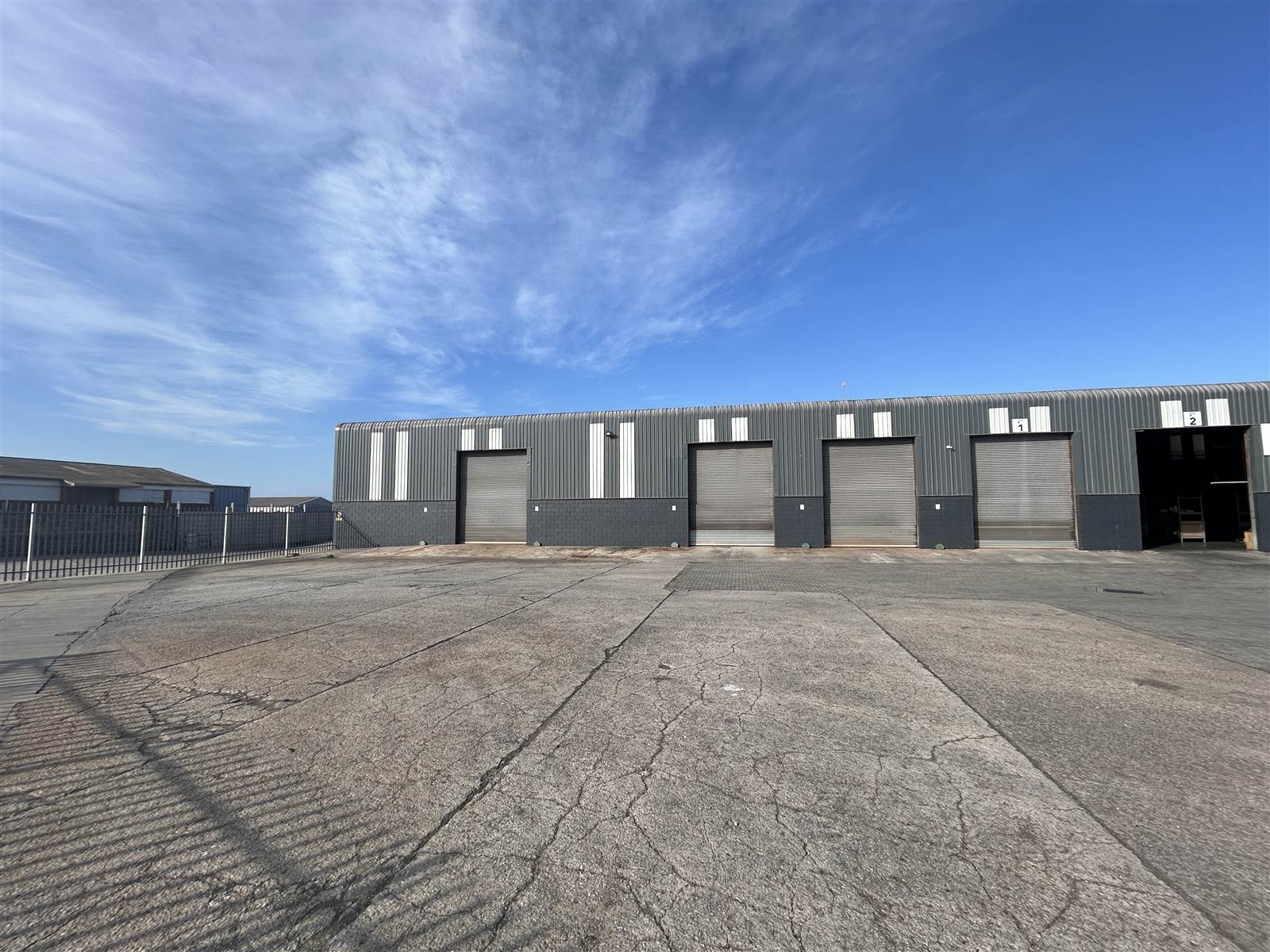 1193  m² Industrial space in Deal Party photo number 2
