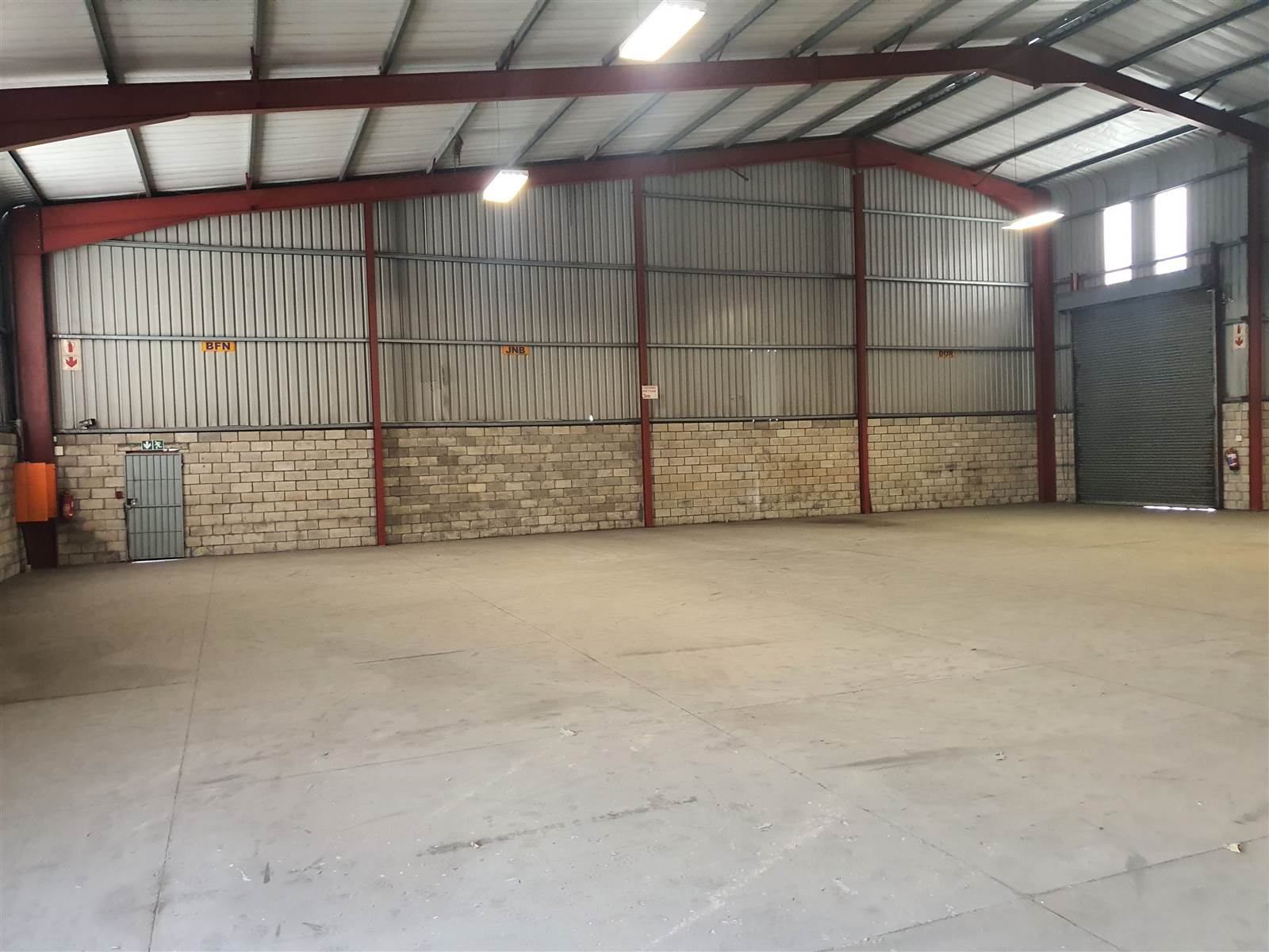 1193  m² Industrial space in Deal Party photo number 4