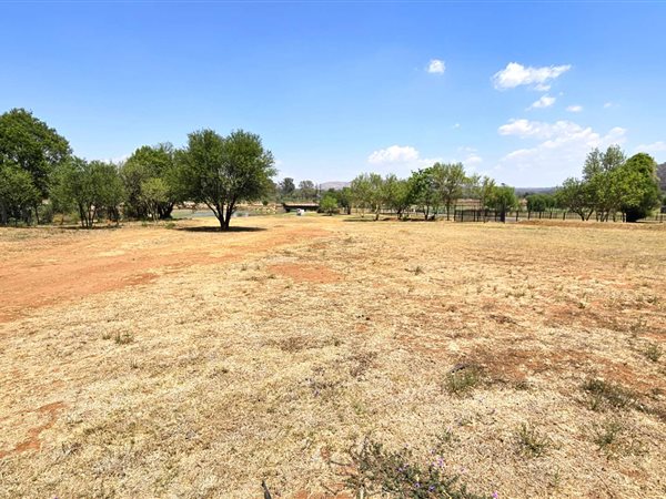 4 443 m² Land