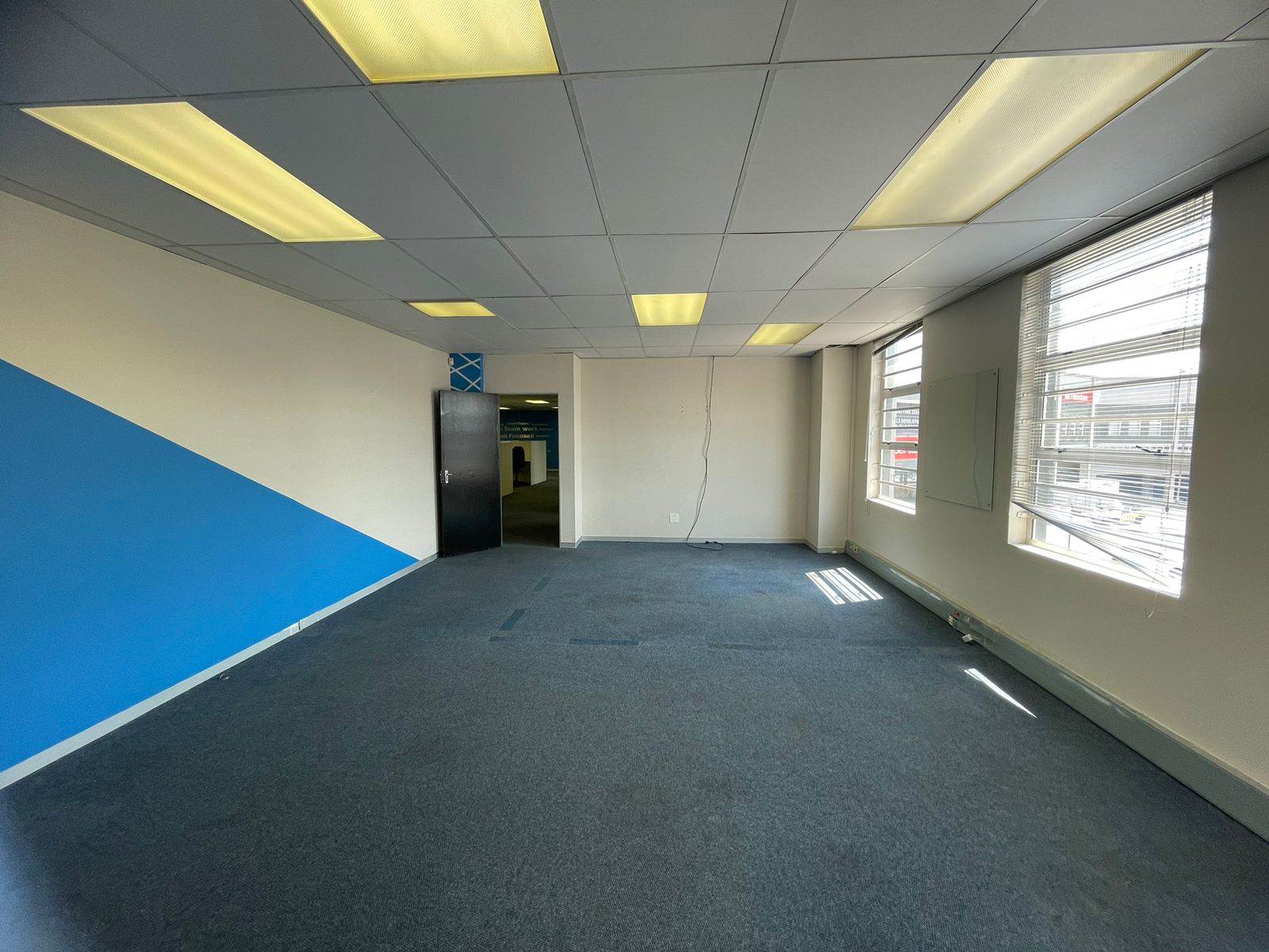 937  m² Commercial space in Kensington B photo number 13