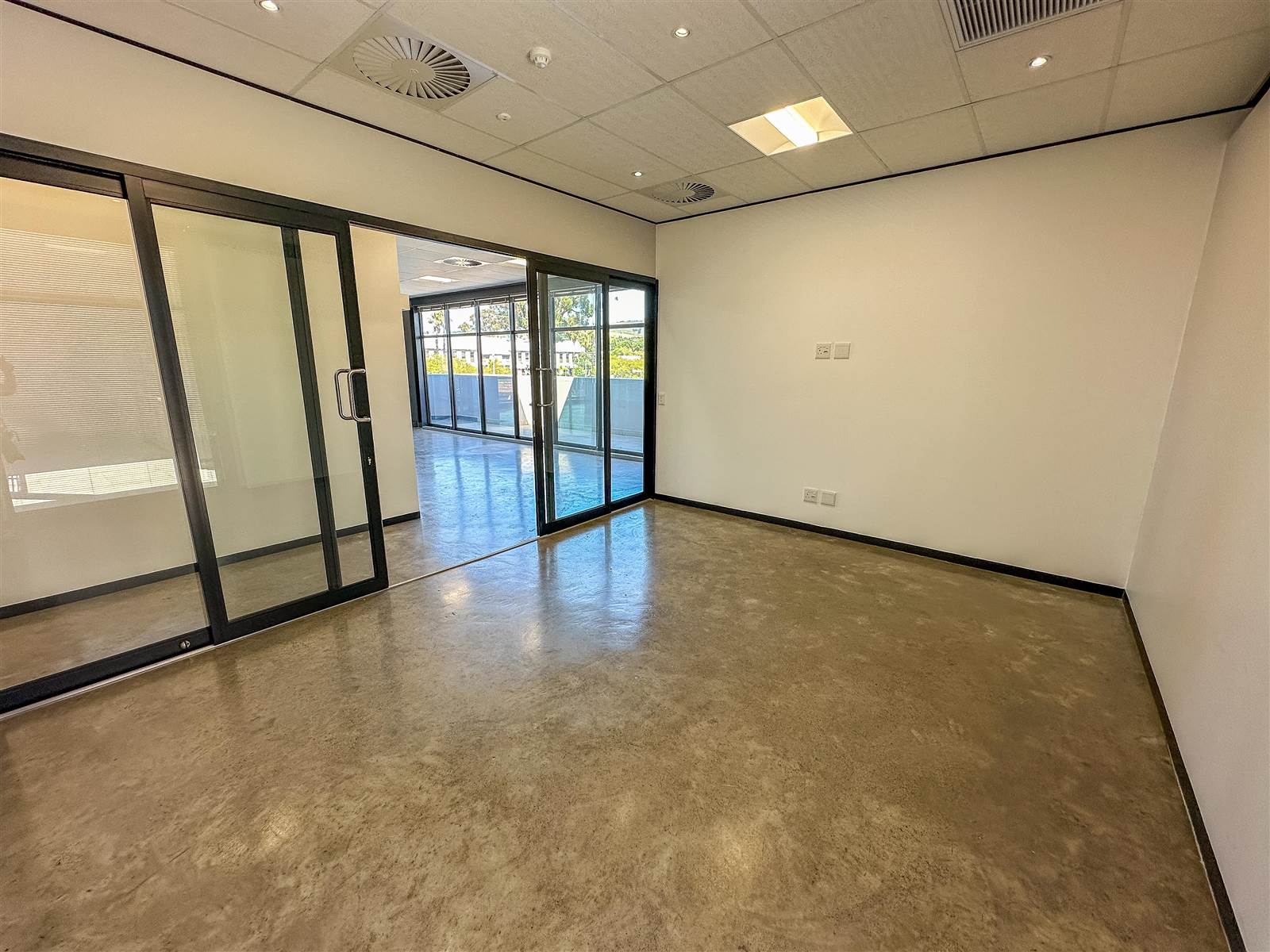 156  m² Commercial space in Durbanville Central photo number 15