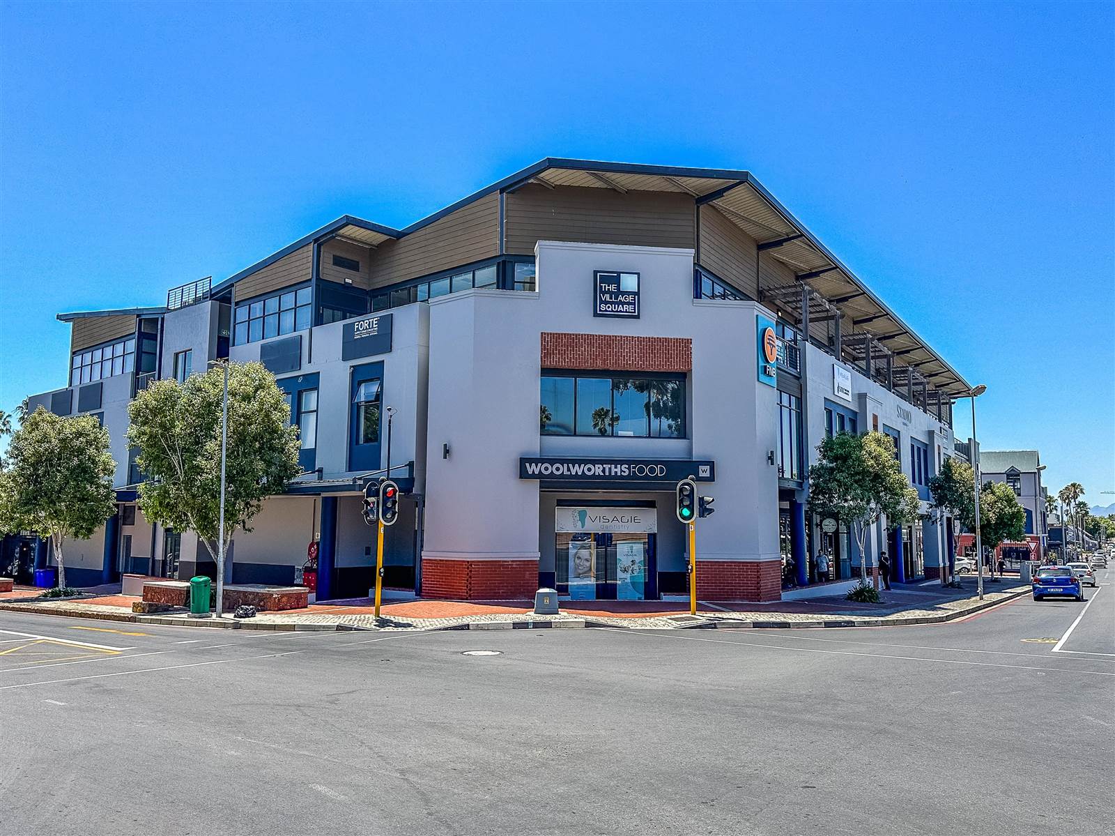 156  m² Commercial space in Durbanville Central photo number 1