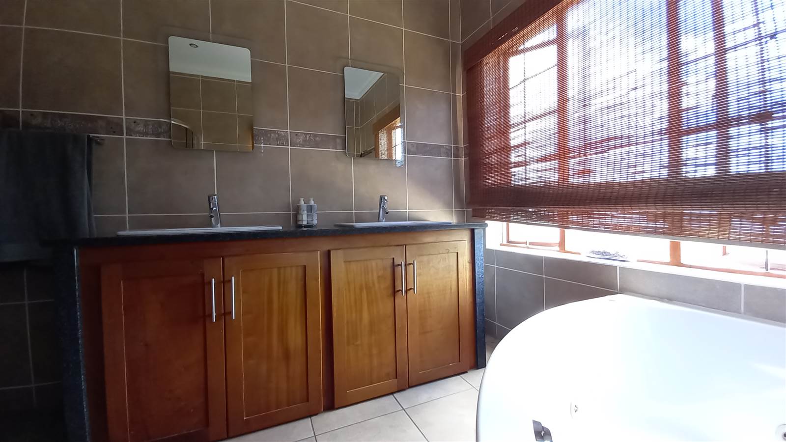 4 Bed House in Nelspruit photo number 18