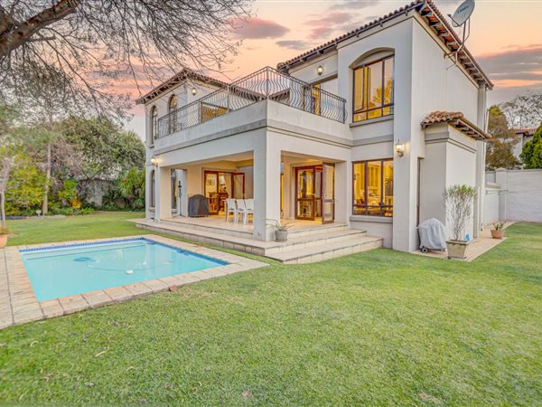 4 Bedroom House 4 Bedroom House