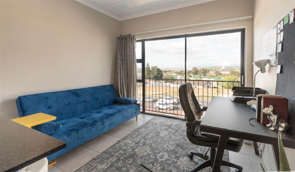 1 Bed Apartment in Oakglen photo number 6
