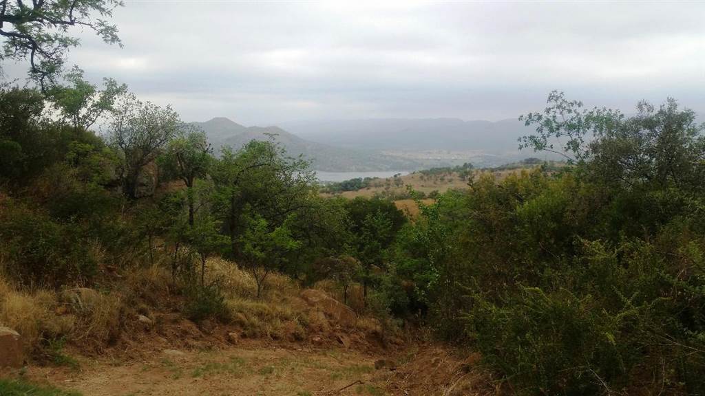 195 ha Land available in Hartbeespoort Dam photo number 8