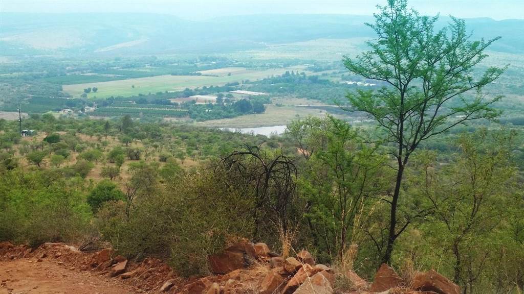 195 ha Land available in Hartbeespoort Dam photo number 3