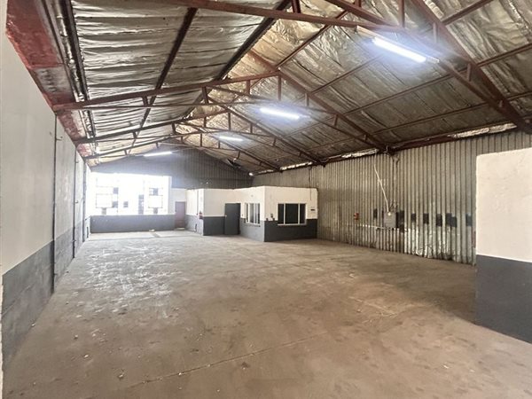 300  m² Industrial space