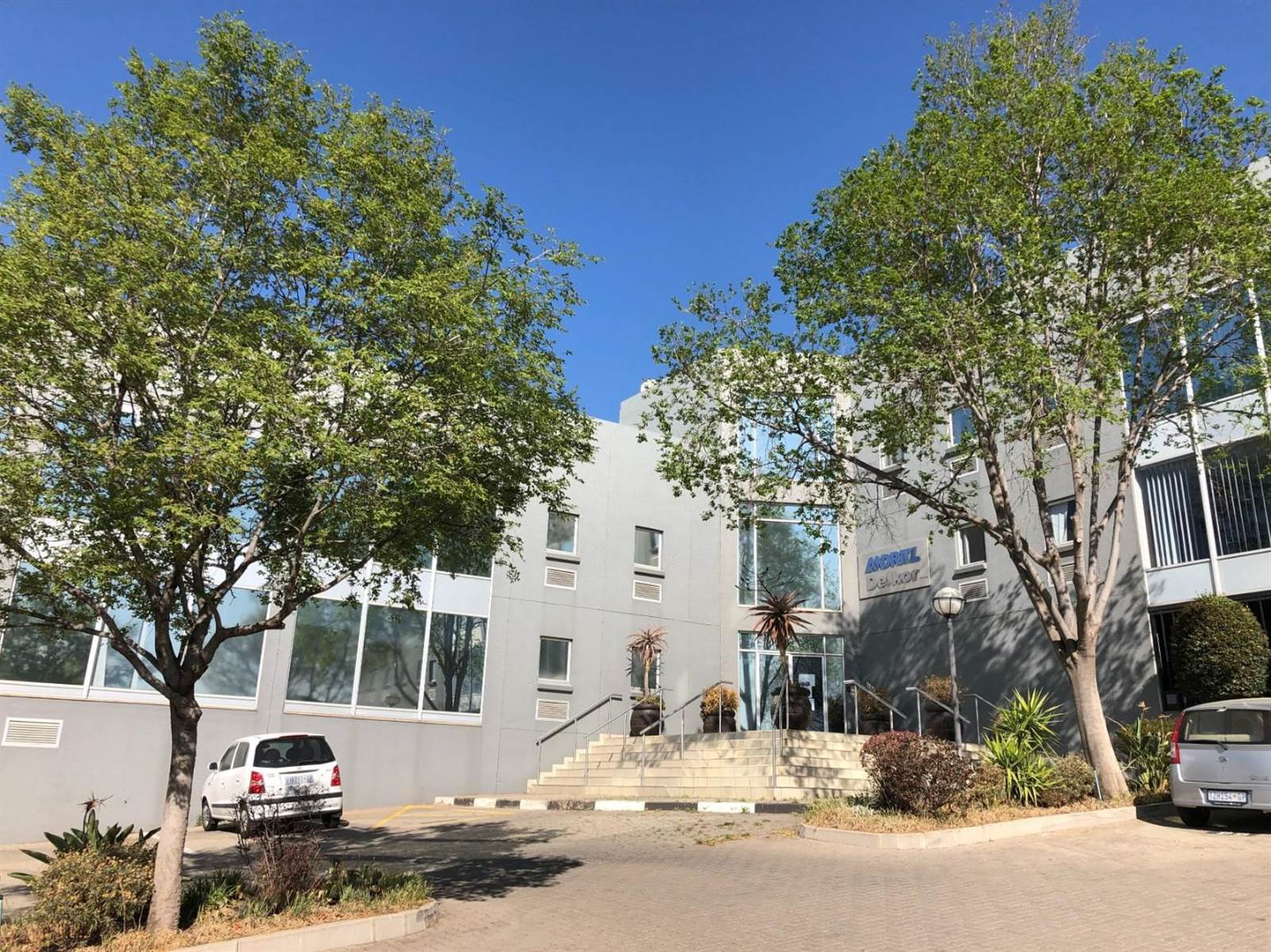 513  m² Commercial space in Kyalami photo number 1