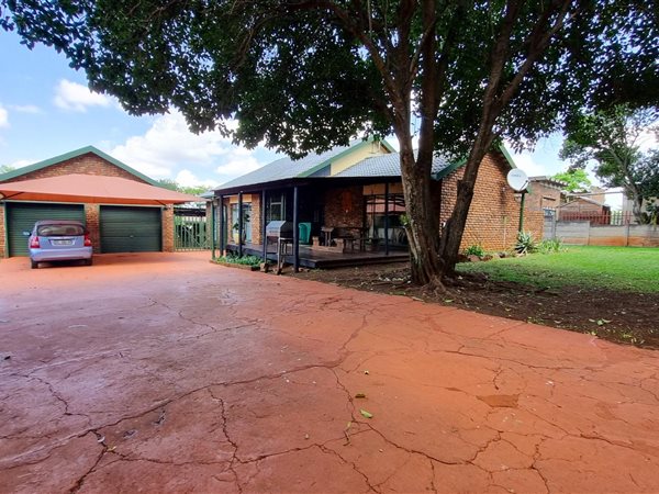 4 Bedroom House 4 Bedroom House