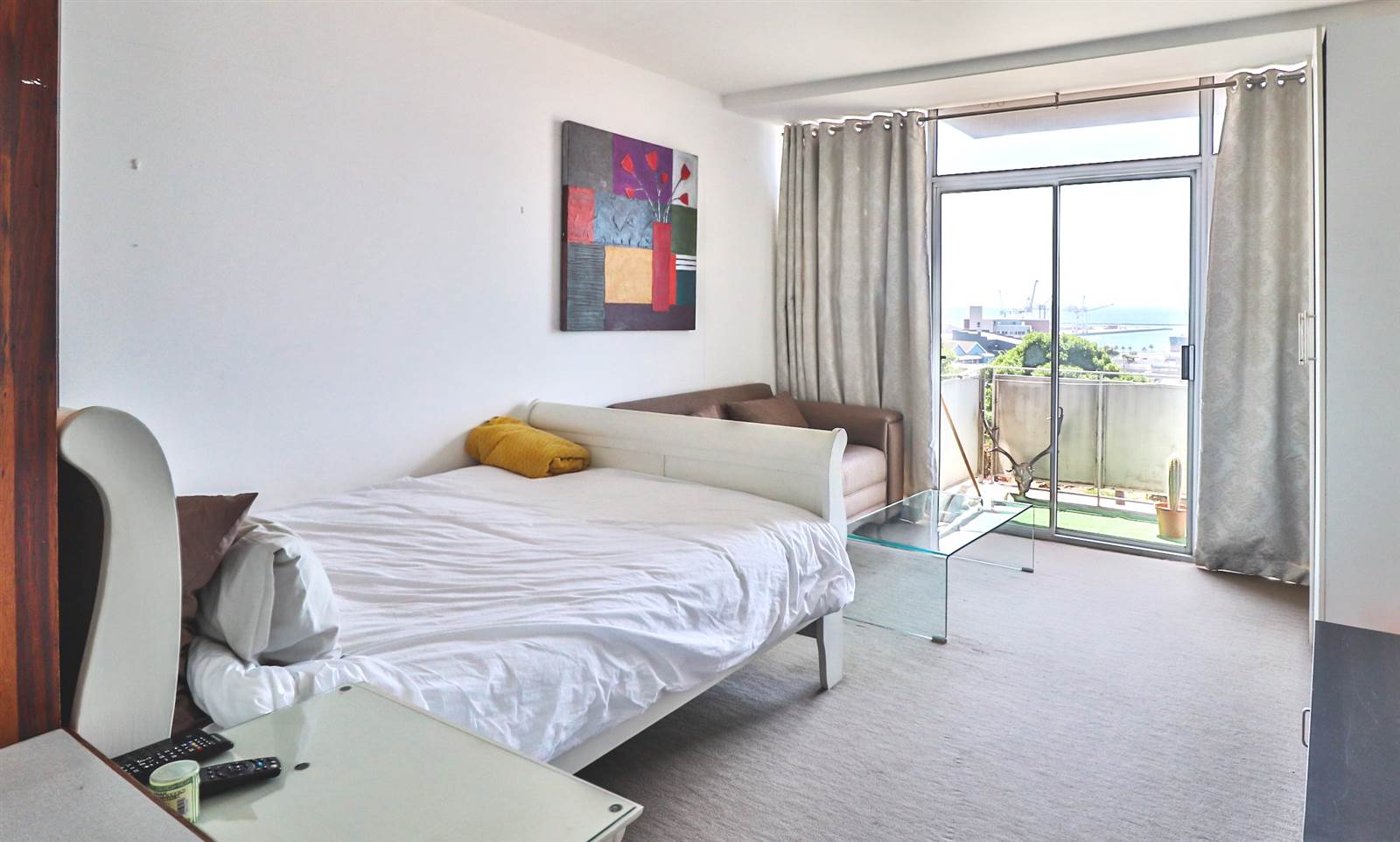 1 Bed Apartment in Port Elizabeth Central photo number 4