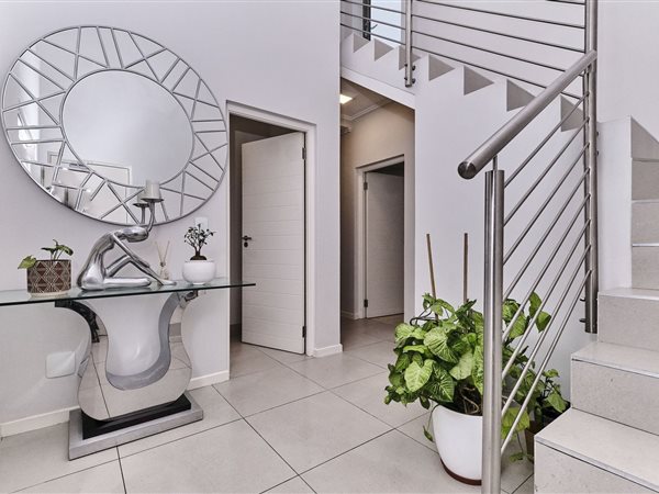 3 Bed Penthouse in Bryanston